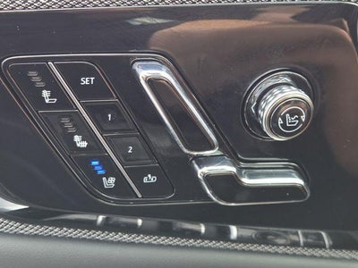 2025 Cadillac OPTIQ Luxury 2