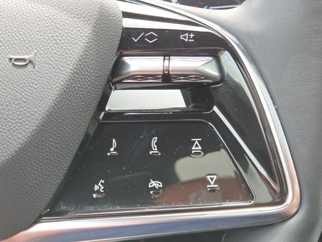 2025 Cadillac OPTIQ Luxury 2