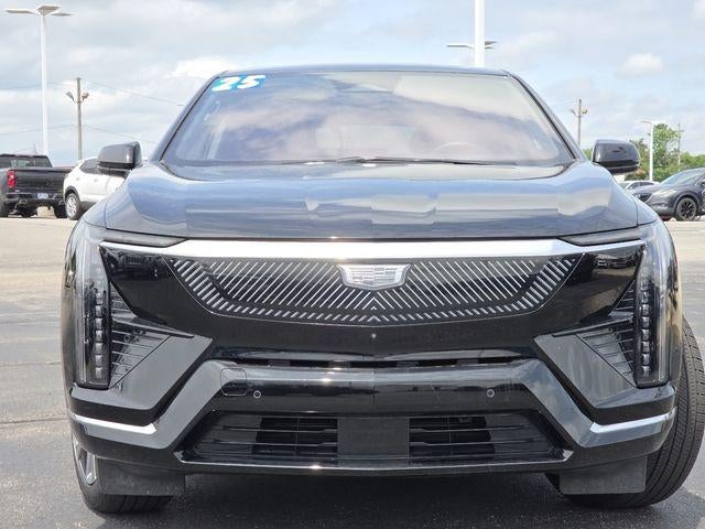 2025 Cadillac OPTIQ Luxury 2
