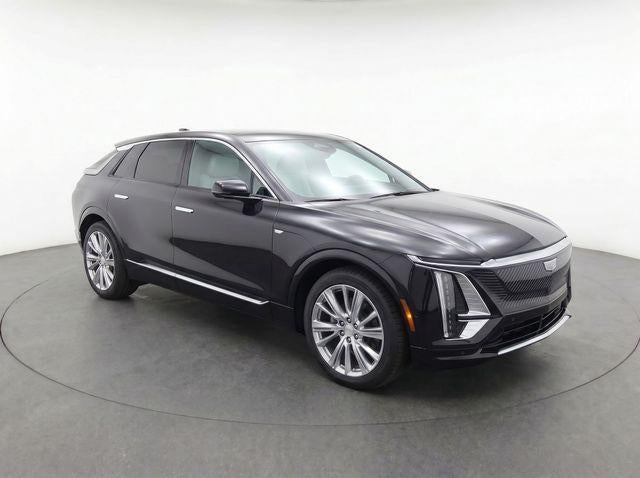 2025 Cadillac OPTIQ Luxury 2