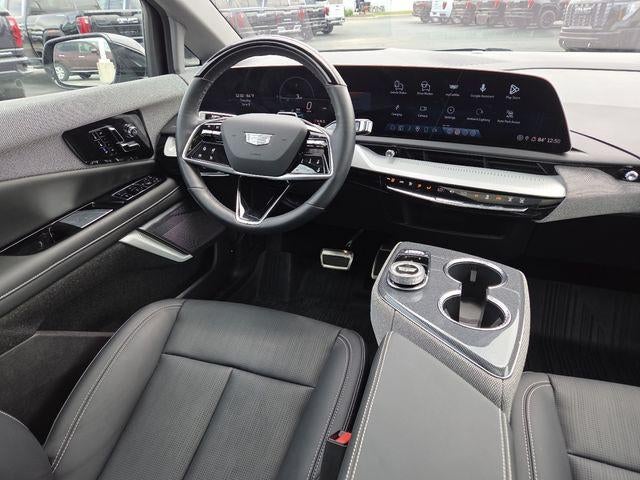 2025 Cadillac OPTIQ Luxury 2