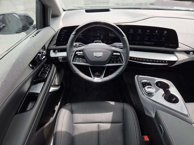 2025 Cadillac OPTIQ Luxury 2