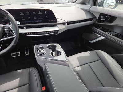 2025 Cadillac OPTIQ Luxury 2