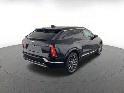 2025 Cadillac OPTIQ Luxury 2