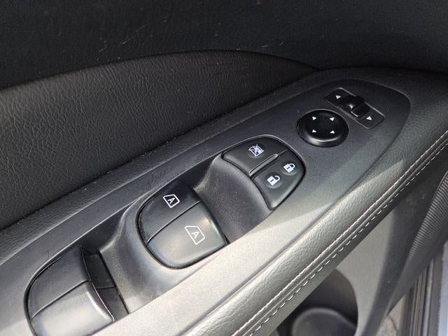 2016 Nissan Pathfinder SL