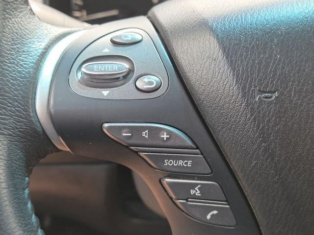 2016 Nissan Pathfinder SL