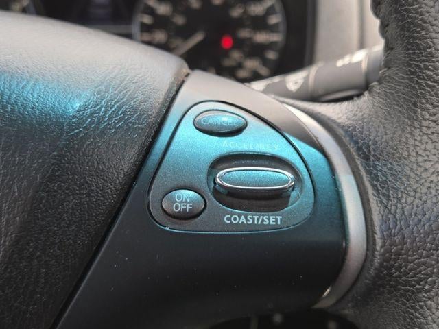 2016 Nissan Pathfinder SL
