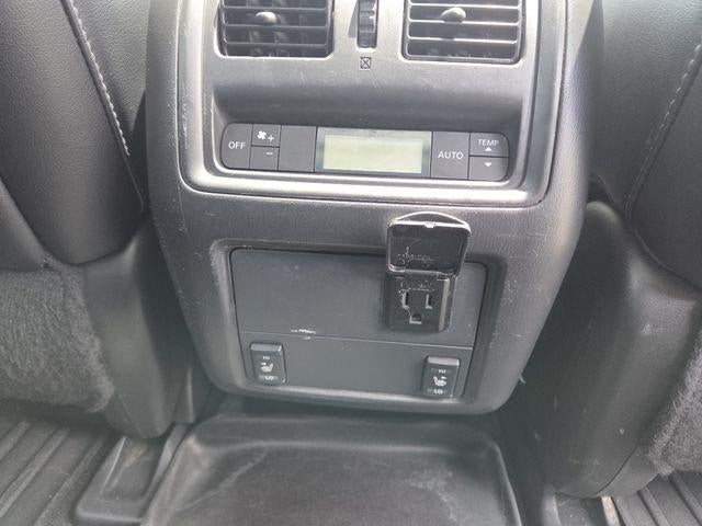 2016 Nissan Pathfinder SL