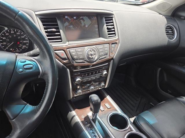 2016 Nissan Pathfinder SL