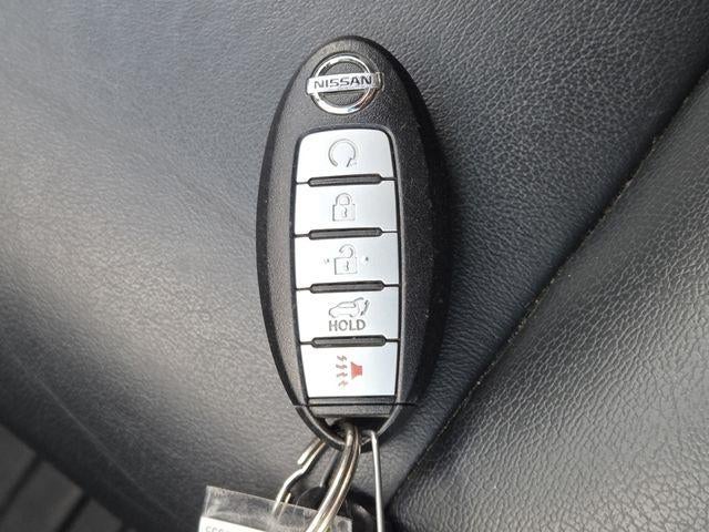 2016 Nissan Pathfinder SL