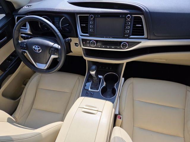 2016 Toyota Highlander XLE V6