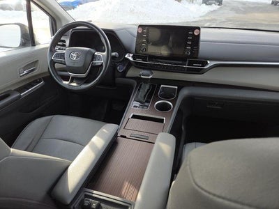2024 Toyota Sienna XLE