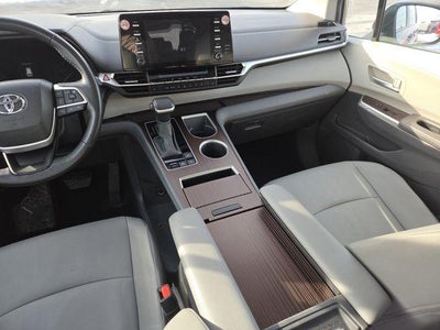 2024 Toyota Sienna XLE