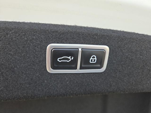 2021 Genesis G80 Base