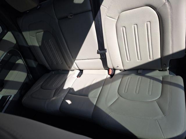 2021 Land Rover Defender SE