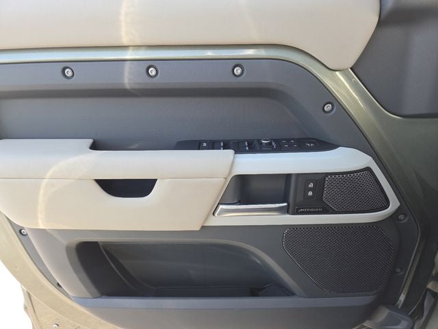 2021 Land Rover Defender SE