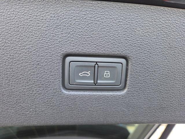 2023 Audi Q8 55 Premium Plus