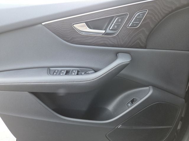 2023 Audi Q8 55 Premium Plus