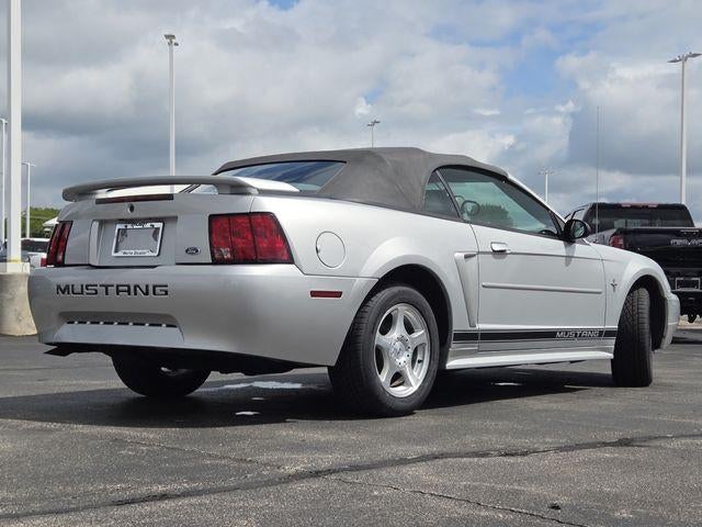 2003 Ford Mustang V6