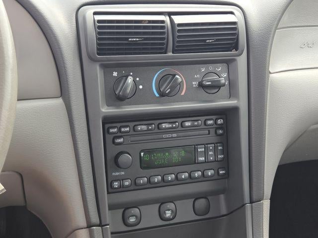 2003 Ford Mustang V6