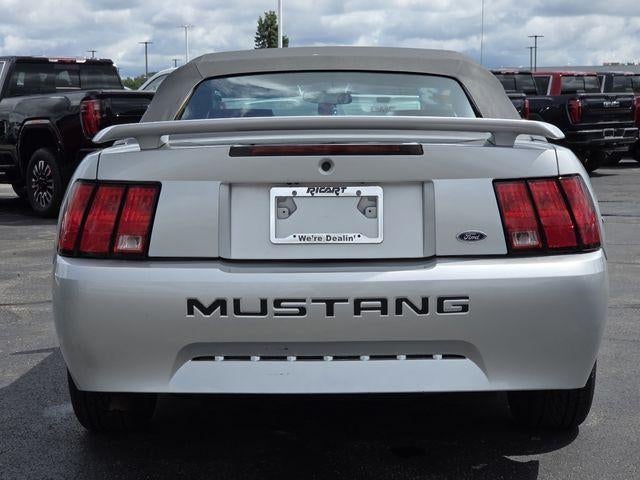 2003 Ford Mustang V6