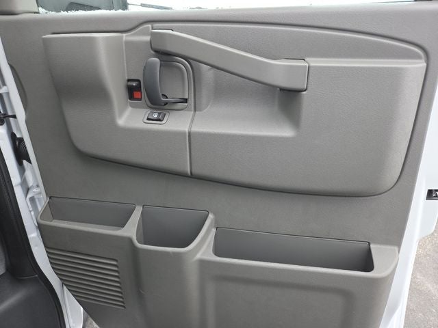 2025 Chevrolet Express Cutaway 3500 Work Van