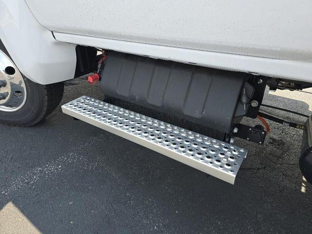 2024 Chevrolet Silverado 5500 HD Work Truck