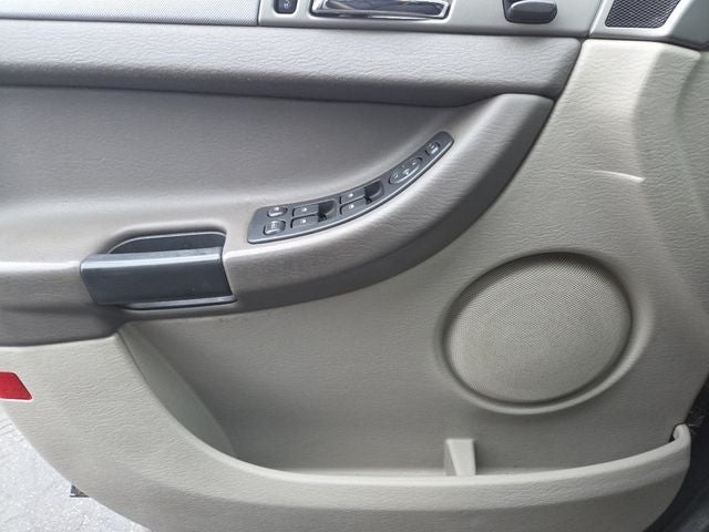 2005 Chrysler Pacifica Base