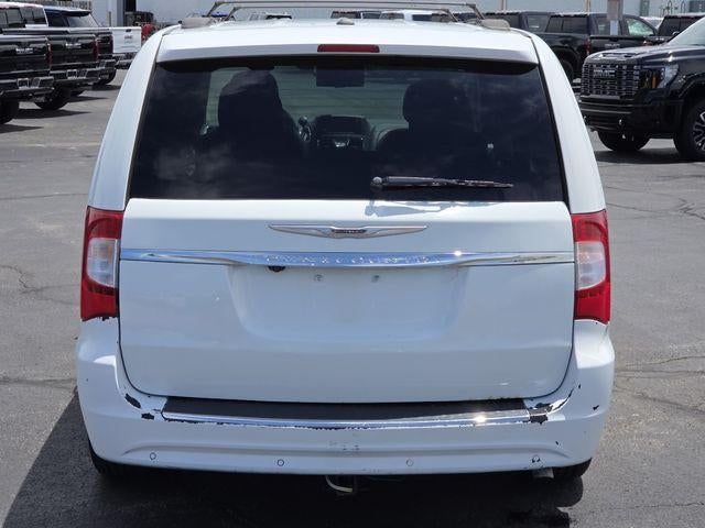 2015 Chrysler Town & Country Touring-L