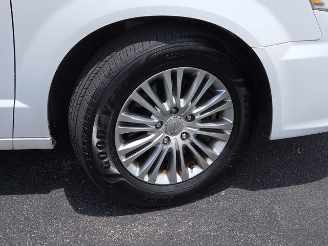 2015 Chrysler Town & Country Touring-L