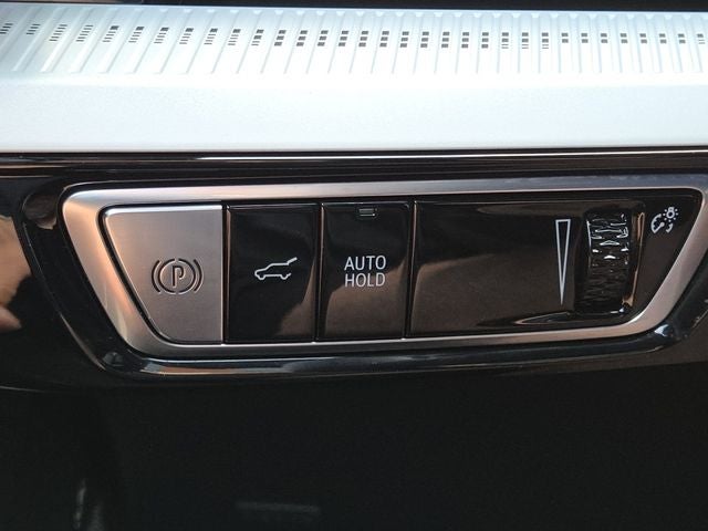 2025 Cadillac OPTIQ Sport 2