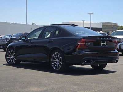 2022 Volvo S60 B5 Momentum