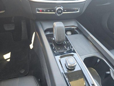 2022 Volvo S60 B5 Momentum