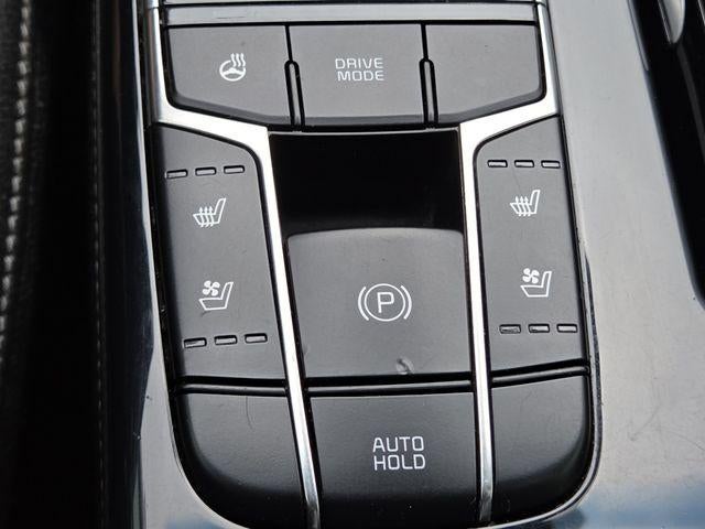 2018 Kia Cadenza Technology