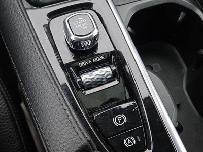 2021 Volvo XC90 T6 Momentum