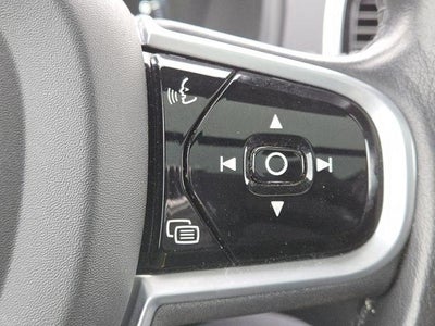 2021 Volvo XC90 T6 Momentum