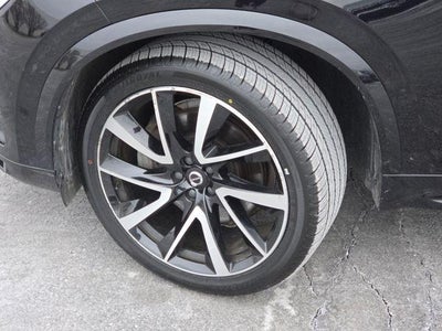 2021 Volvo XC90 T6 Momentum