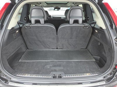 2021 Volvo XC90 T6 Momentum