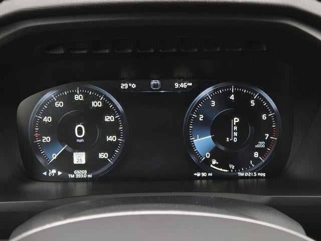 2021 Volvo XC90 T6 Momentum