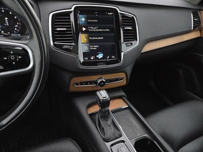 2021 Volvo XC90 T6 Momentum