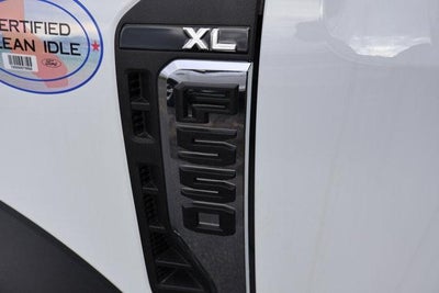 2025 Ford Super Duty F-550 DRW XL