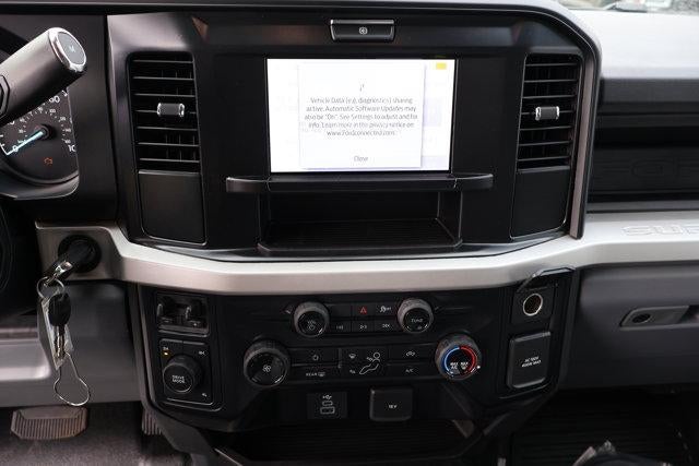 2025 Ford Super Duty F-550 DRW XL