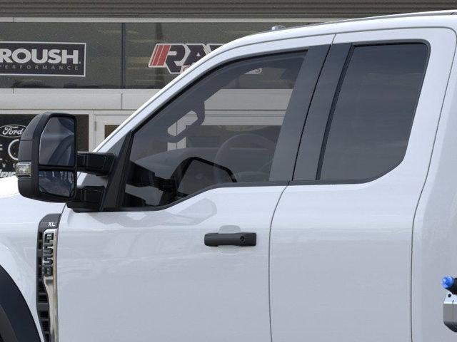 2025 Ford Super Duty F-550 DRW XL