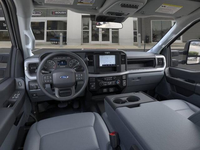 2025 Ford Super Duty F-550 DRW XL