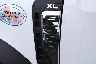2025 Ford Super Duty F-550 DRW XL