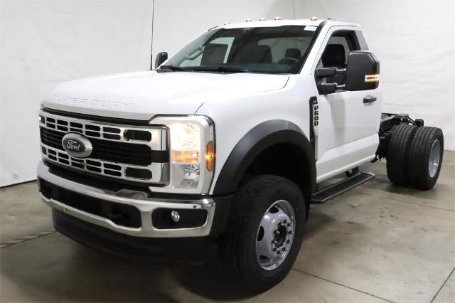 2025 Ford Super Duty F-600 DRW XLT