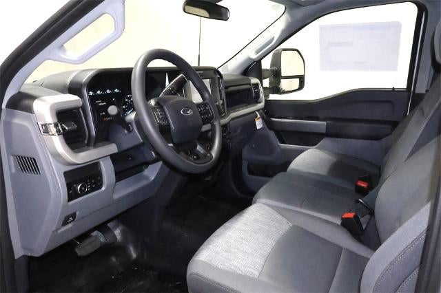 2025 Ford Super Duty F-600 DRW XLT