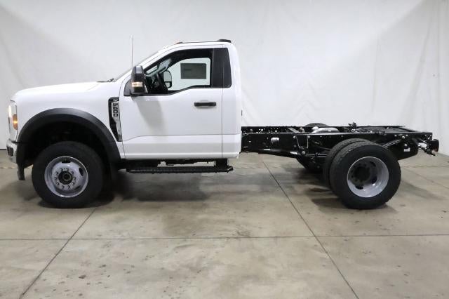 2025 Ford Super Duty F-600 DRW XLT