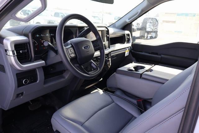 2025 Ford Super Duty F-600 DRW XL