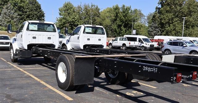 2025 Ford F-750SD Base